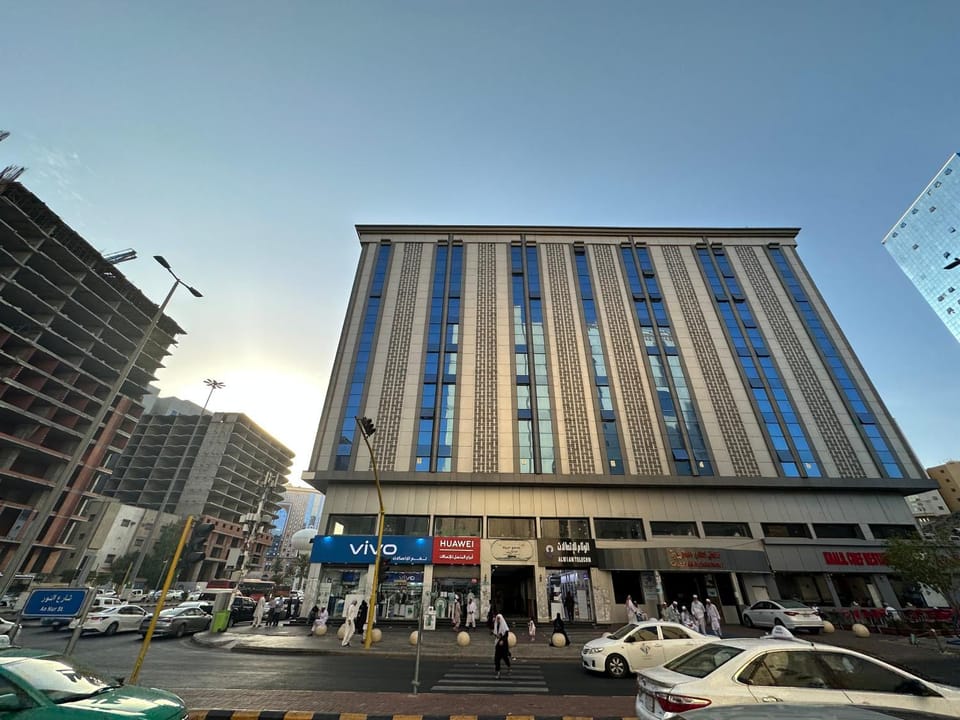 Property building, Day, Neighbourhood, City view, Street view, Location