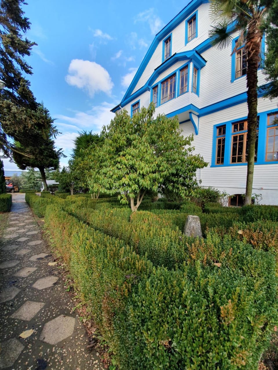 Property building, Spring, Day, Natural landscape, Garden, Garden view