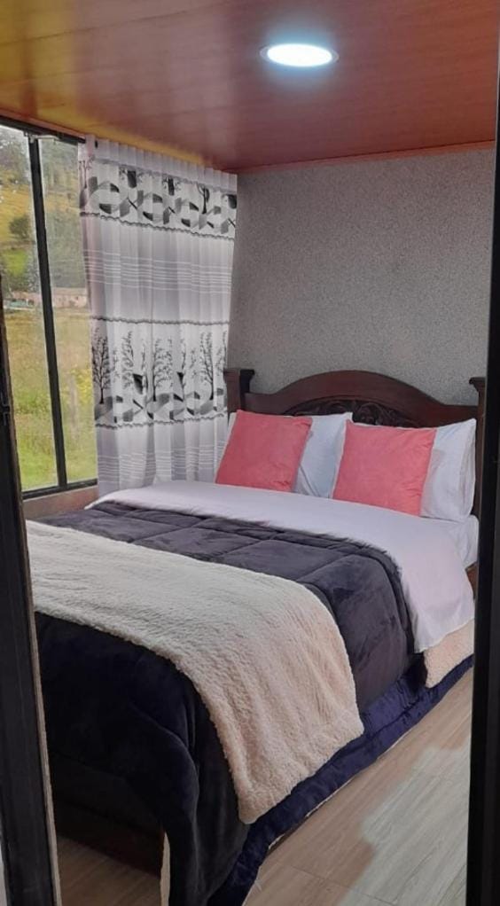 Glamping y Cabañas el Encanto-Girasoles Campground/ 
RV Resort in Boyaca
