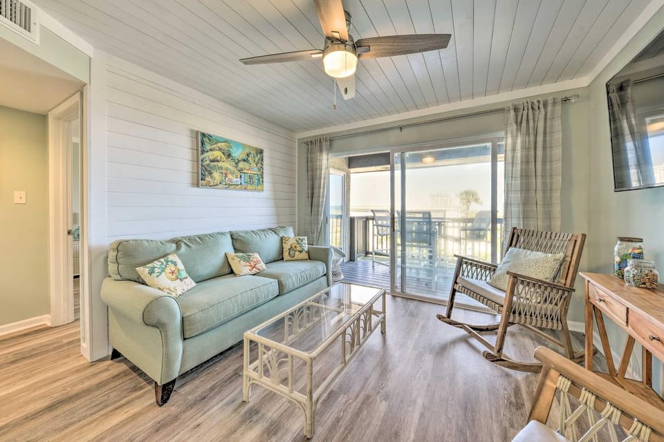Fernandina Beach Condo ~ 1 Mi to Golf Courses House in Fernandina Beach
