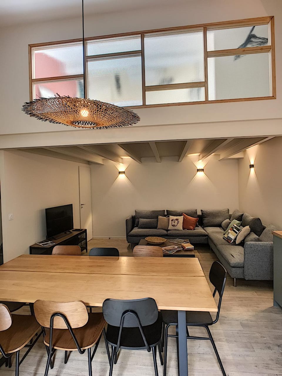 Living room, Dining area