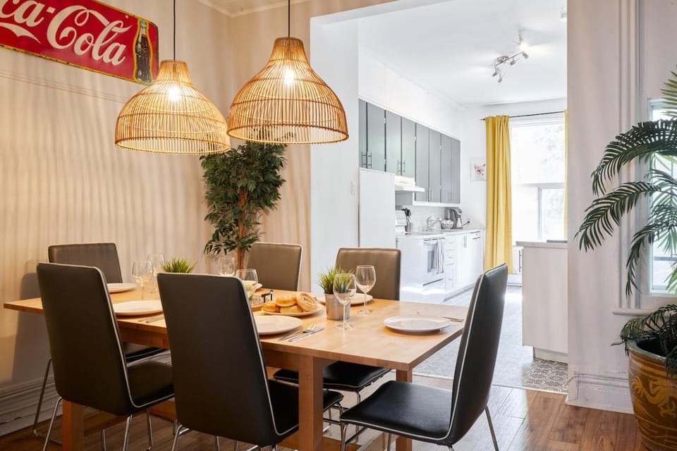 Dining area, kitchen