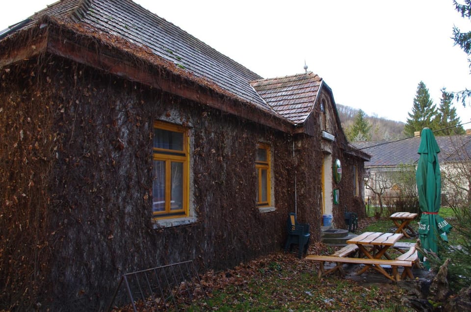 Facade/entrance, Internal: Not applicable to any particular room