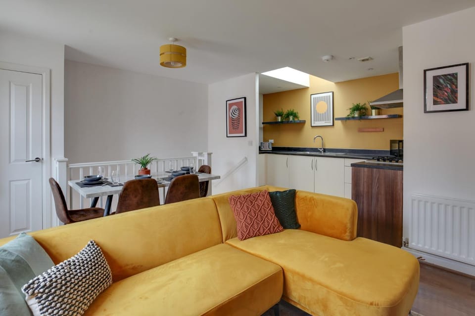 Kitchen or kitchenette, Living room, Dining area, kitchen