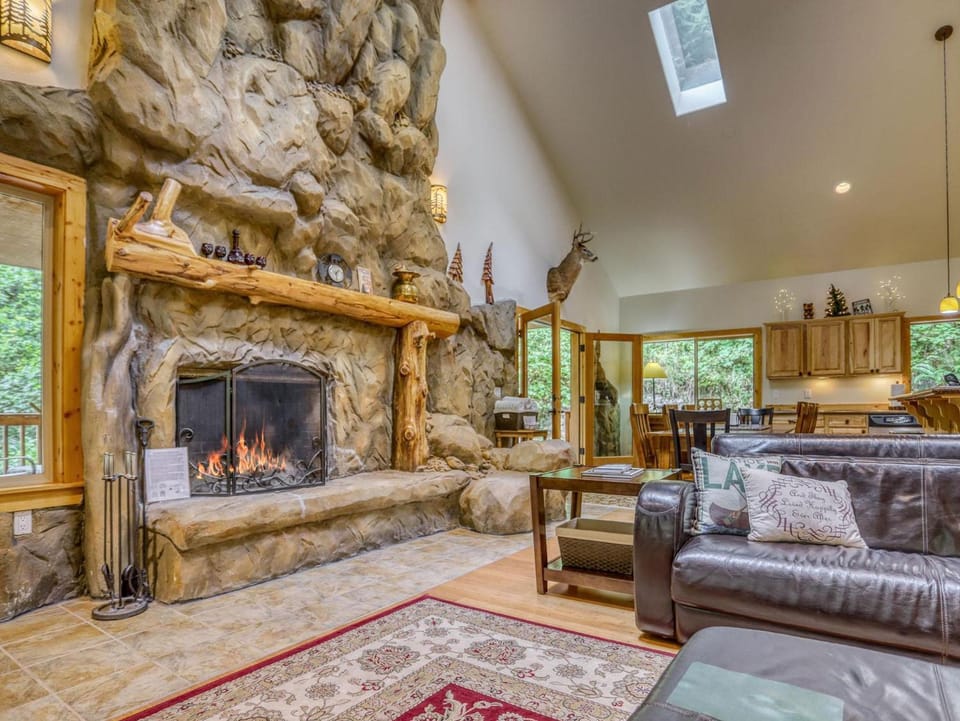 Barlow Trail Lodge - Meredith Lodging House in Welches