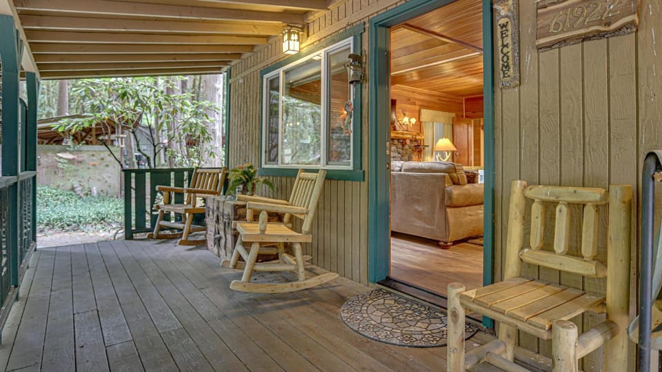 Dream Catcher Cabin - Meredith Lodging Cabin in Mount Hood Village