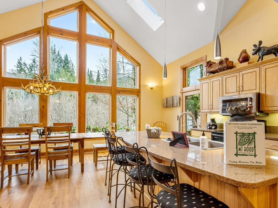 Rapid River Retreat - Meredith Lodging House in Mount Hood Village