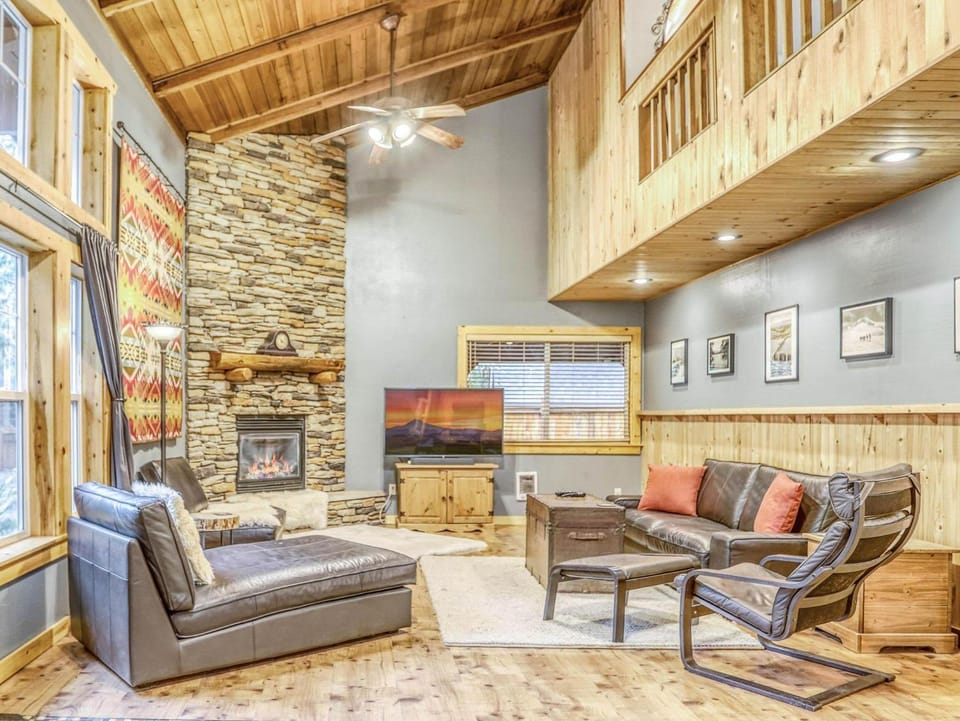 Hearthstone Retreat - Meredith Lodging House in Clackamas County