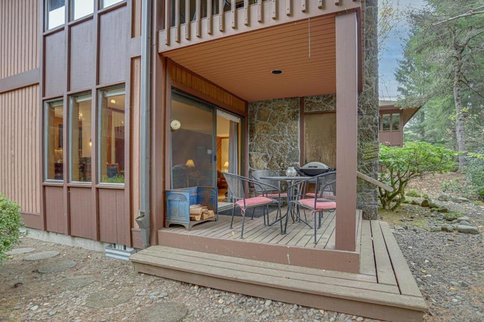 Salmon River Condo #5 House in Welches