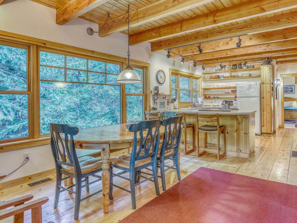 Marshall Cabin - Meredith Lodging Cabin in Clackamas County