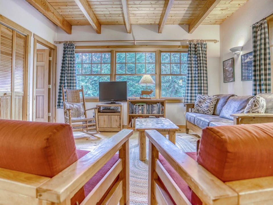 Marshall Cabin - Meredith Lodging Cabin in Clackamas County