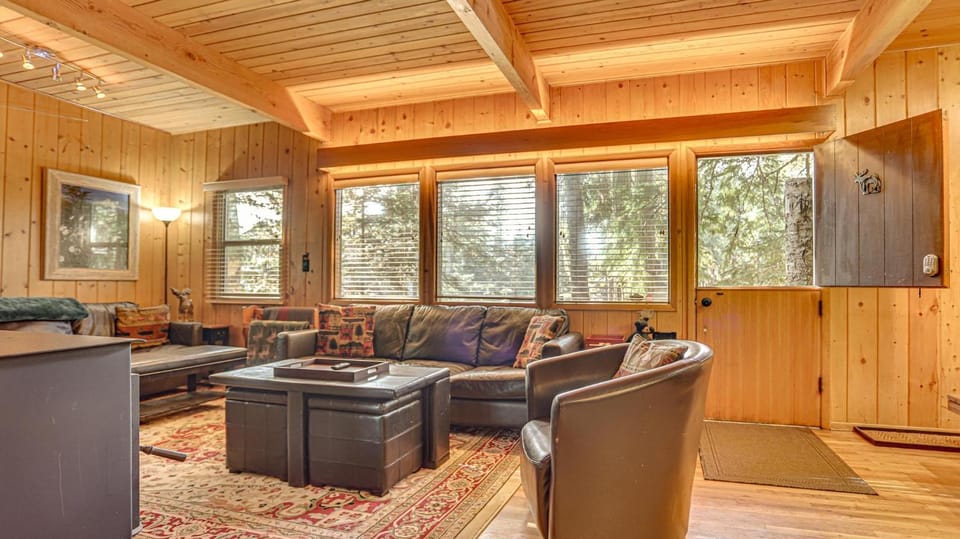 Moosewood Cabin - Meredith Lodging Cabin in Clackamas County
