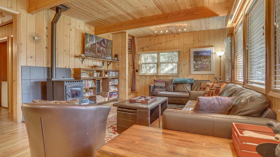Moosewood Cabin - Meredith Lodging Cabin in Clackamas County