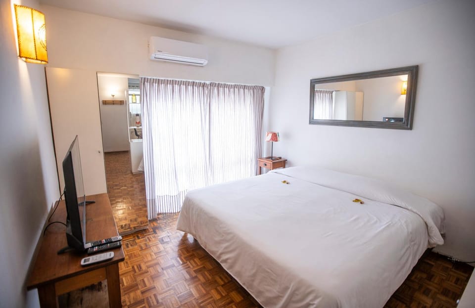 Bed, Photo of the whole room, air conditioner