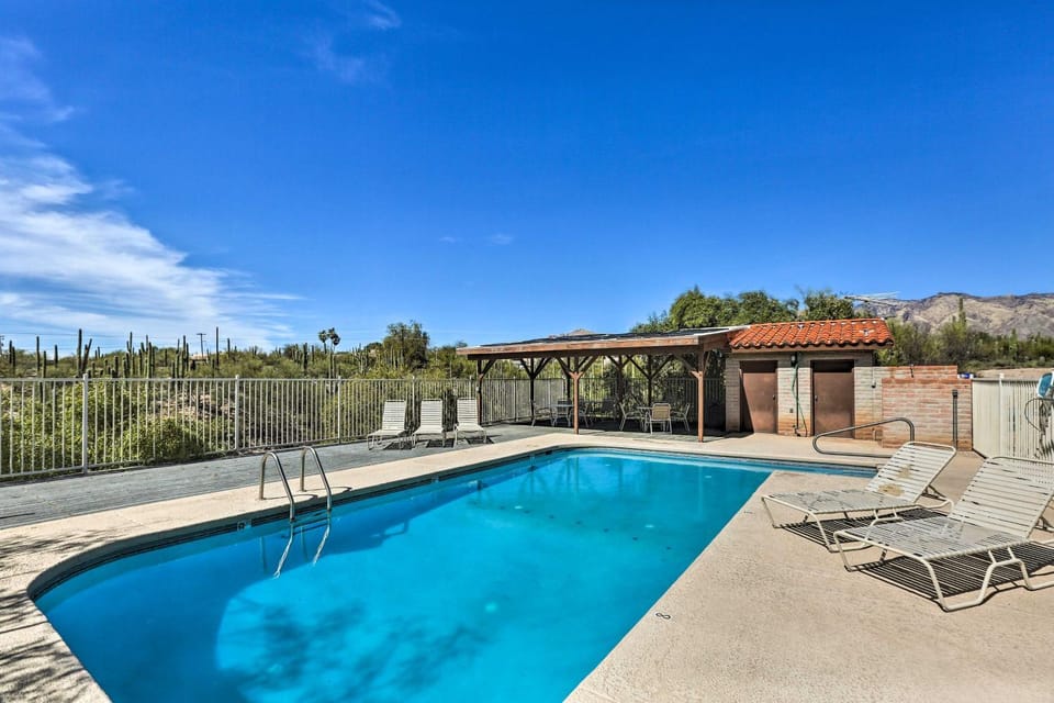 Beautiful 'Saguaro Vista' w/ Mountain Views! House in Catalina Foothills