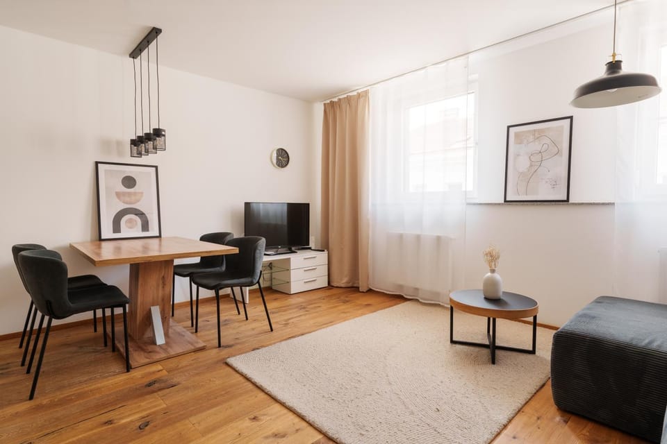 TV and multimedia, Living room, Dining area