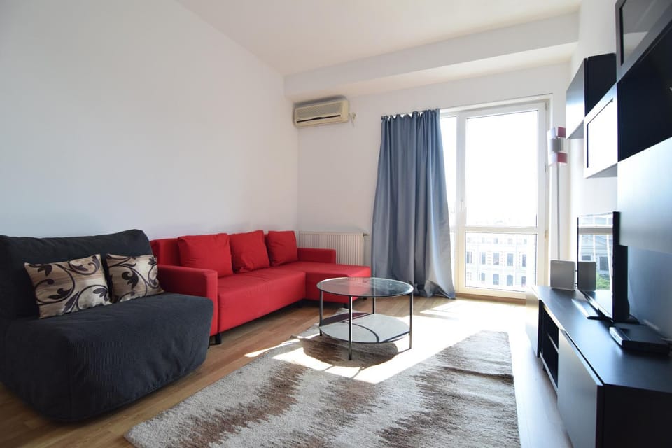 University Square - View of City Apartment in Bucharest