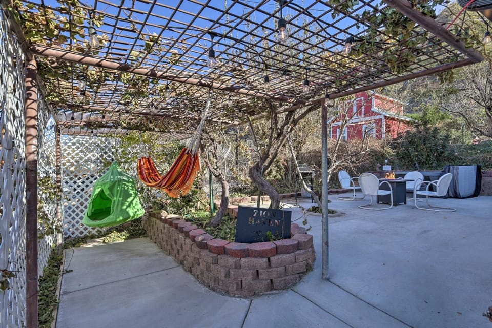 On-Site Trails! Hot Tub Hideaway in Zion Area Apartment in Hurricane