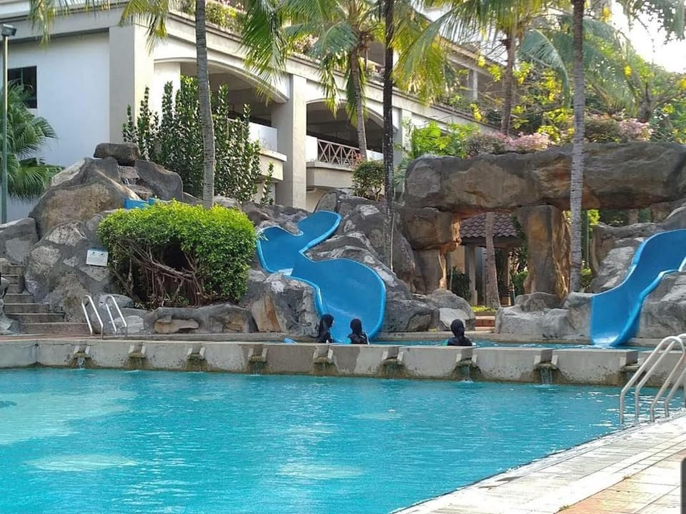 Swimming pool