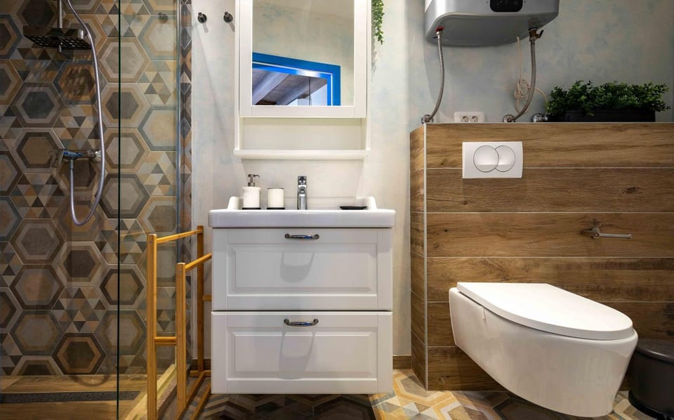 Shower, Toilet, Bathroom