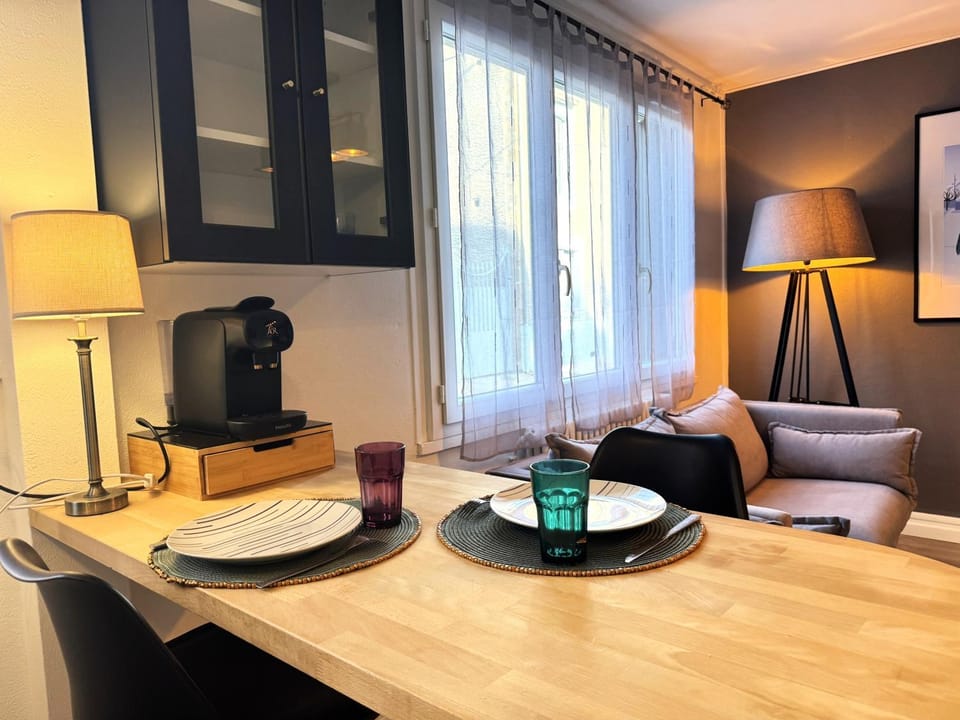 Coffee/tea facilities, Dining area