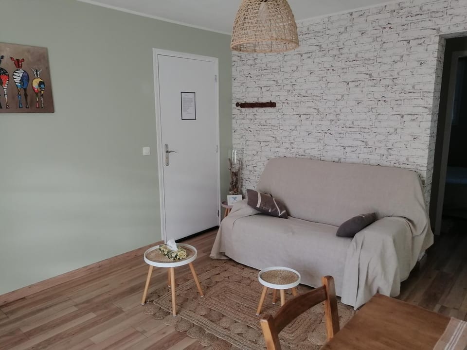 La maison de 6Fran appartement 2 chaleureux et calme ambiance familiale Apartment in Occitanie