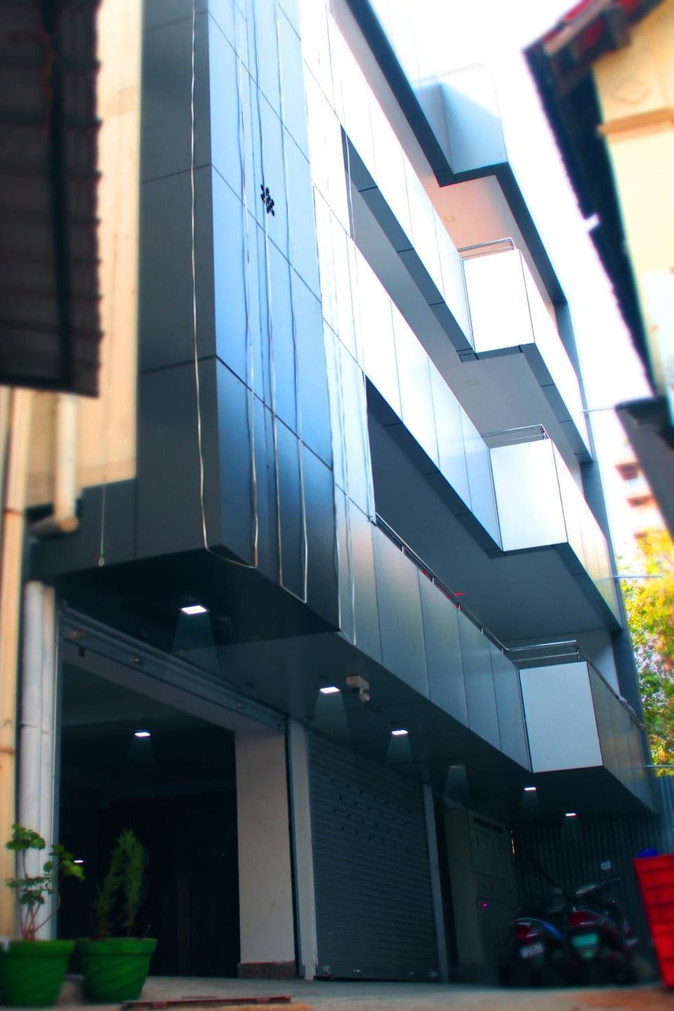 Facade/entrance