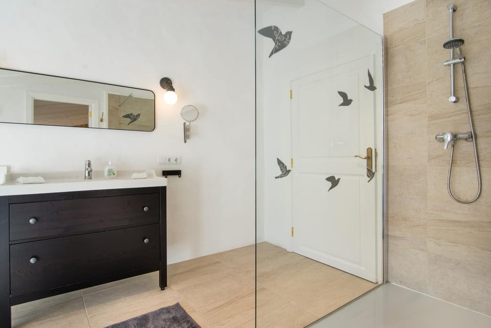 Casa La Limonera. Townhouse with pool for up to 6 persons in Santanyi House in Santanyí