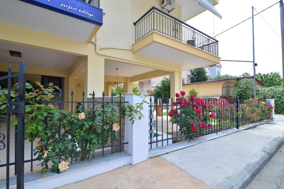 Property building, Facade/entrance