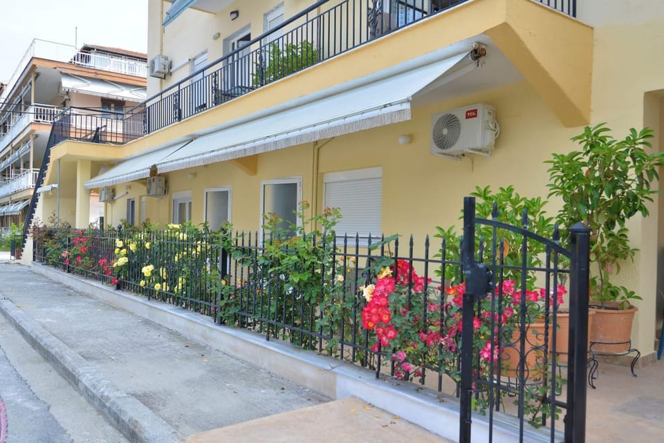 Property building, Facade/entrance