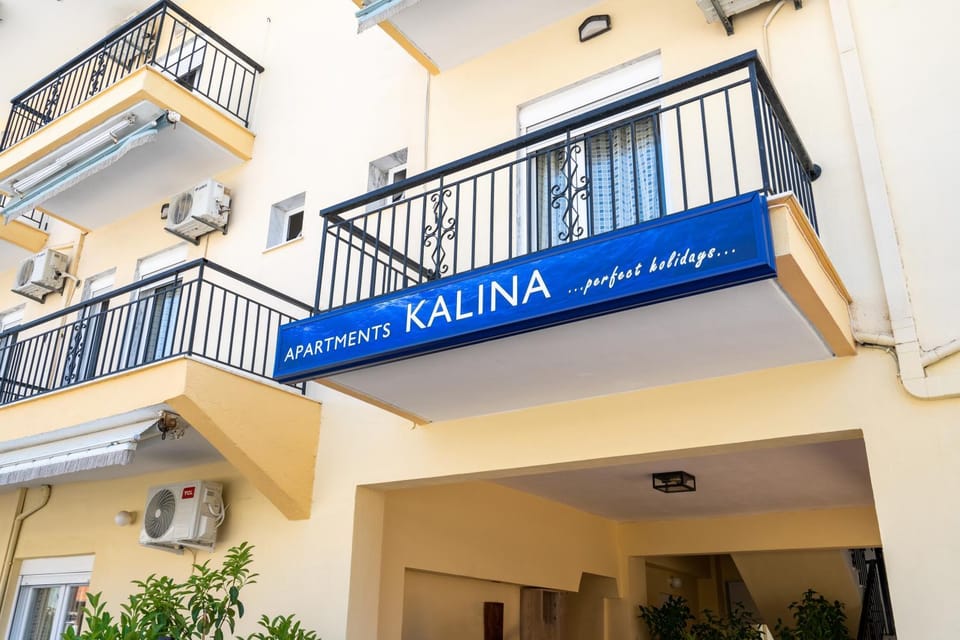 Property building, Facade/entrance, Day, Property logo or sign, Balcony/Terrace