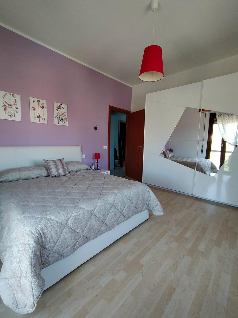 Photo of the whole room, Bedroom
