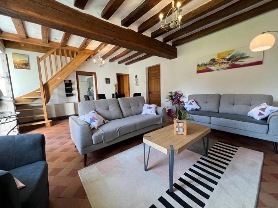 Living room, Seating area