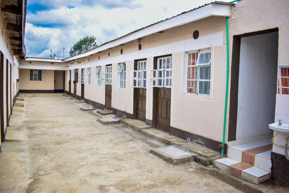 Luna Light Guest House Bed and Breakfast in Kenya