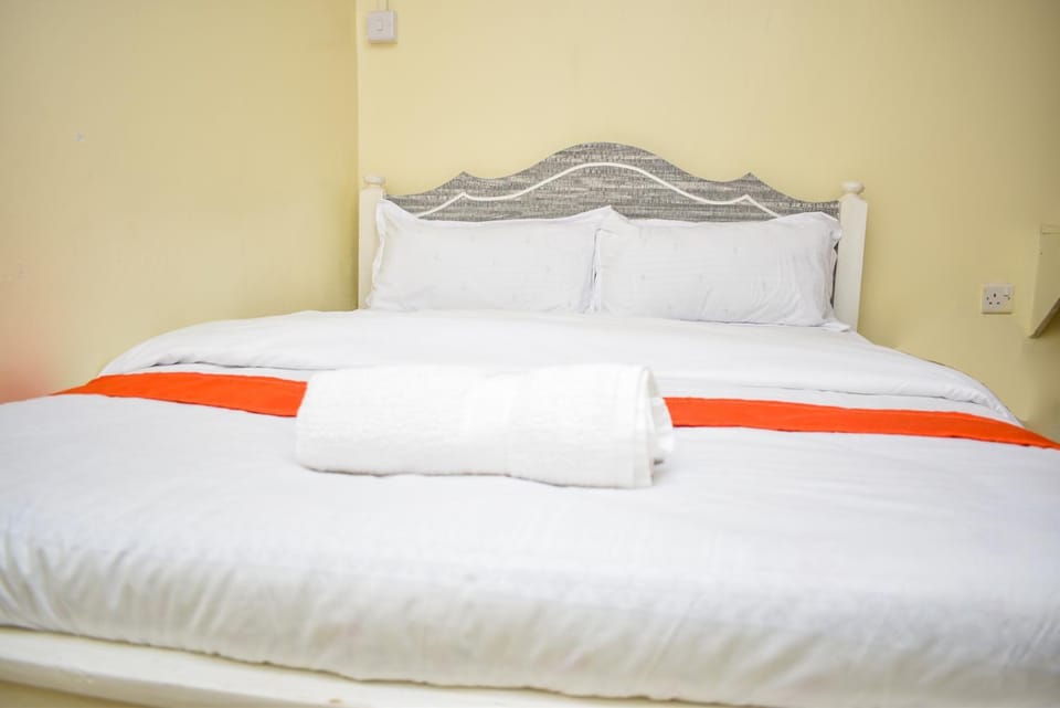 Luna Light Guest House Bed and Breakfast in Kenya