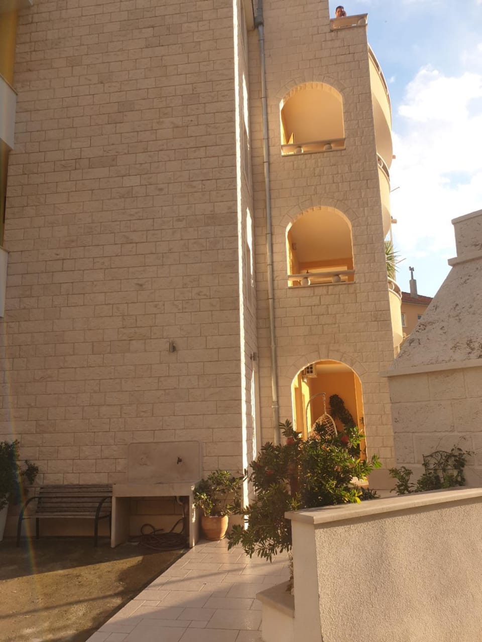 Facade/entrance
