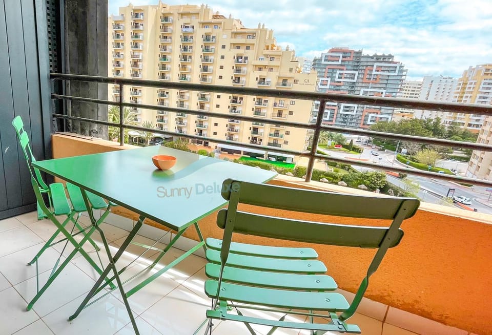 Balcony/Terrace, City view