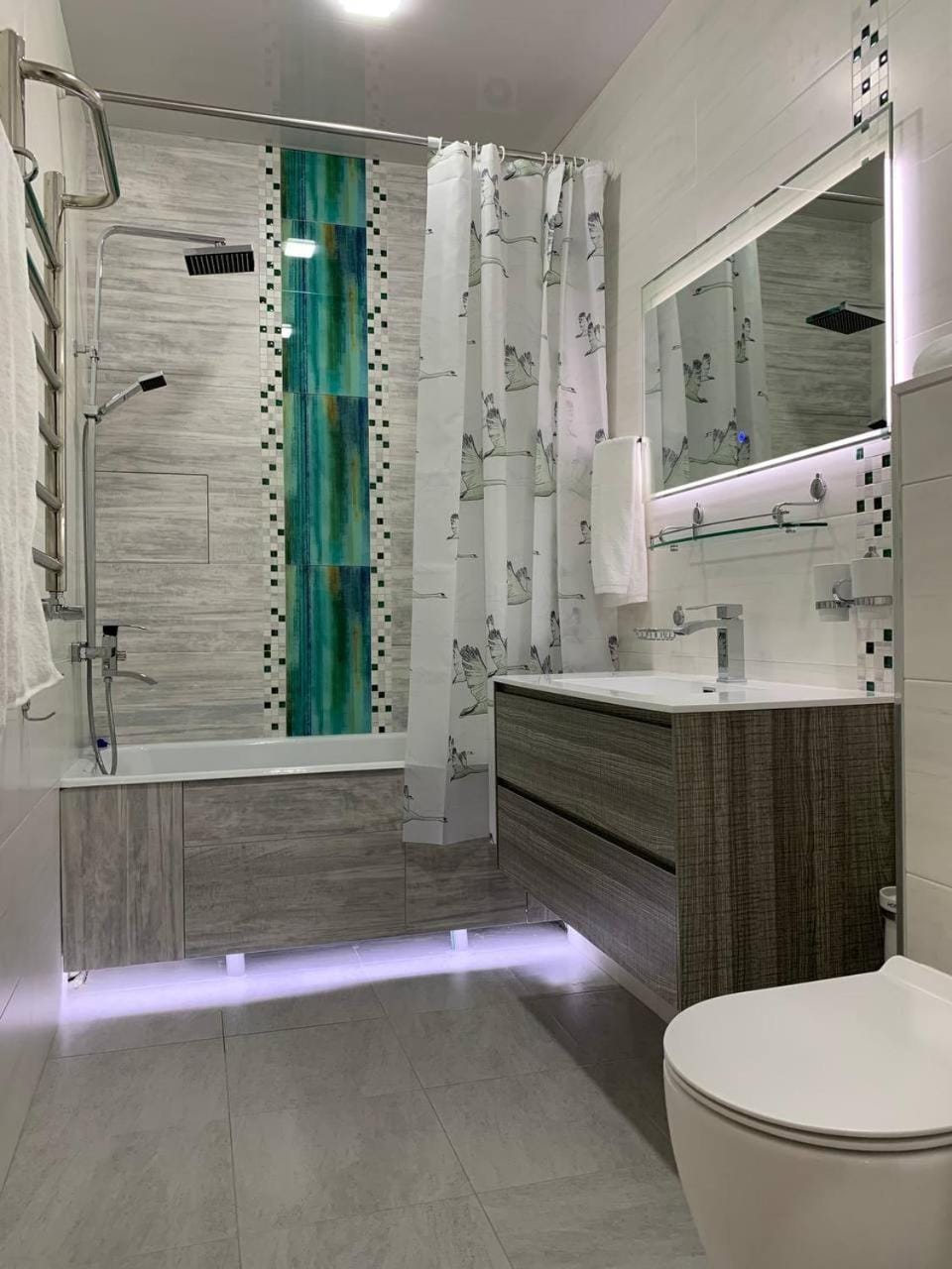 Toilet, Bathroom, towels