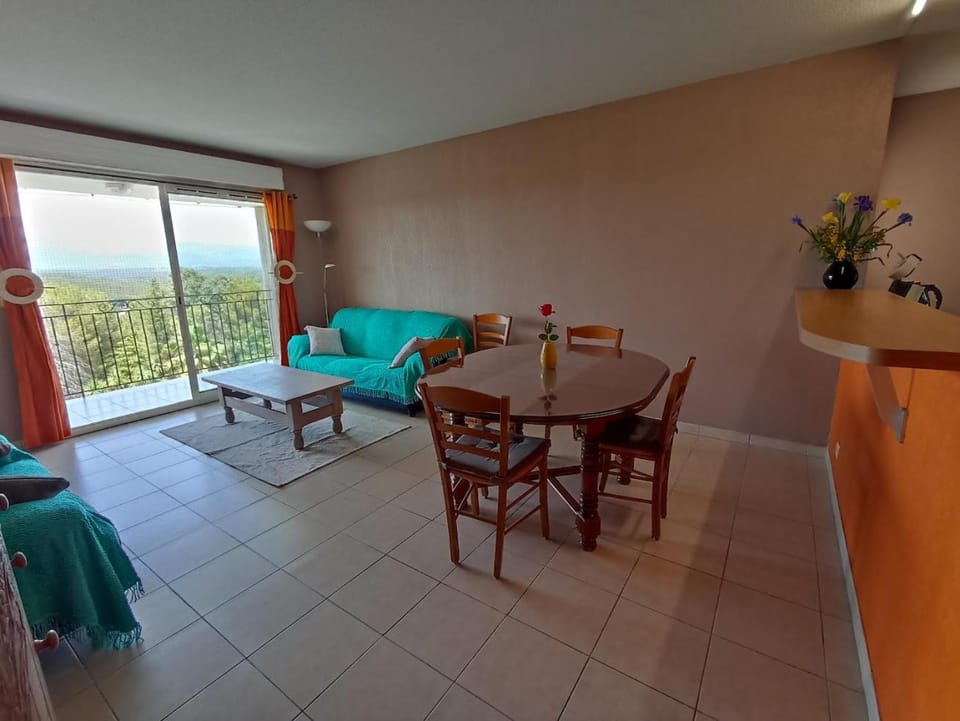 Superbe T3 coeur nature, piscine, tennis Apartment in Mougins