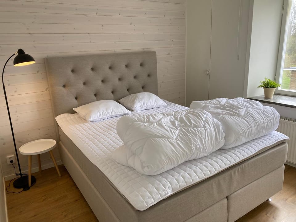 Bed, View (from property/room), Photo of the whole room, Bedroom, Garden view, Inner courtyard view