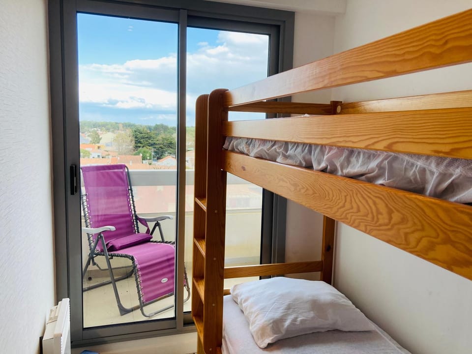 bunk bed