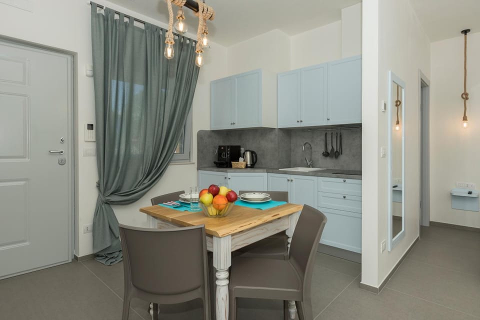 Kitchen or kitchenette, kitchen