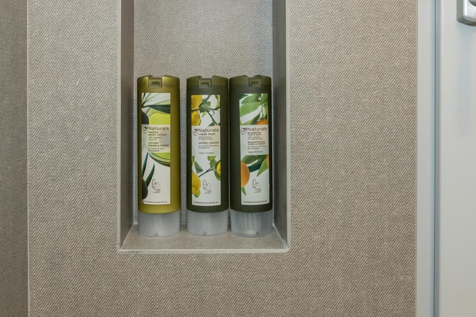 Bathroom, Decorative detail