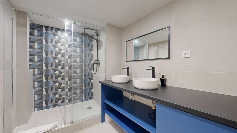 Shower, Bathroom
