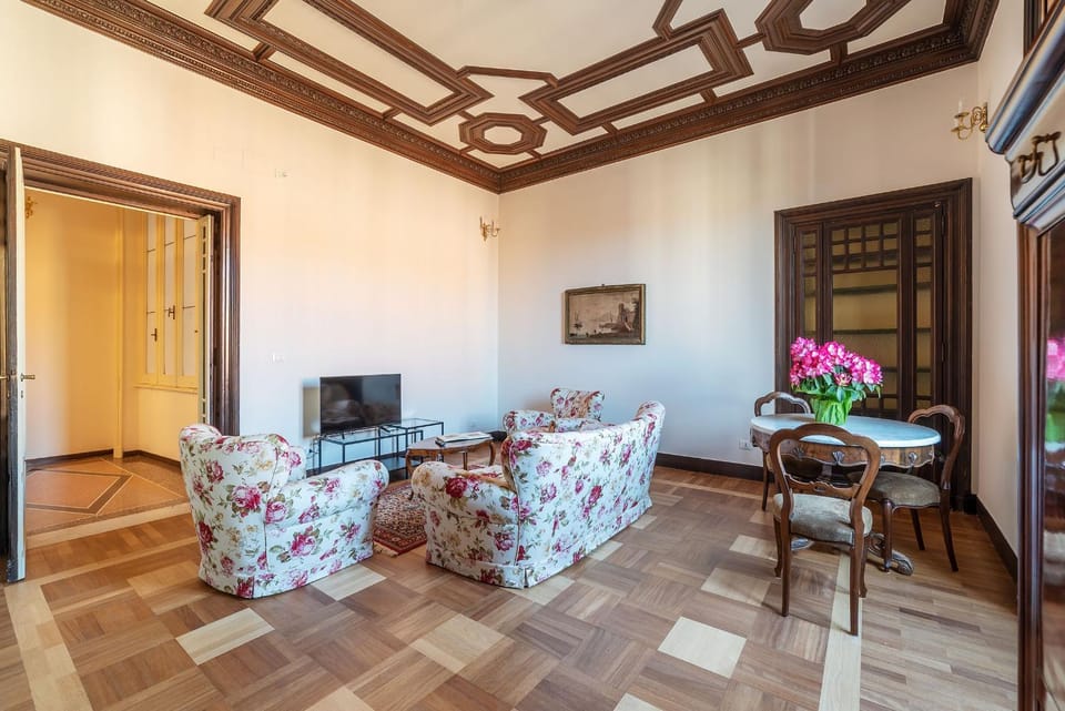 Living room, Seating area, Evening entertainment