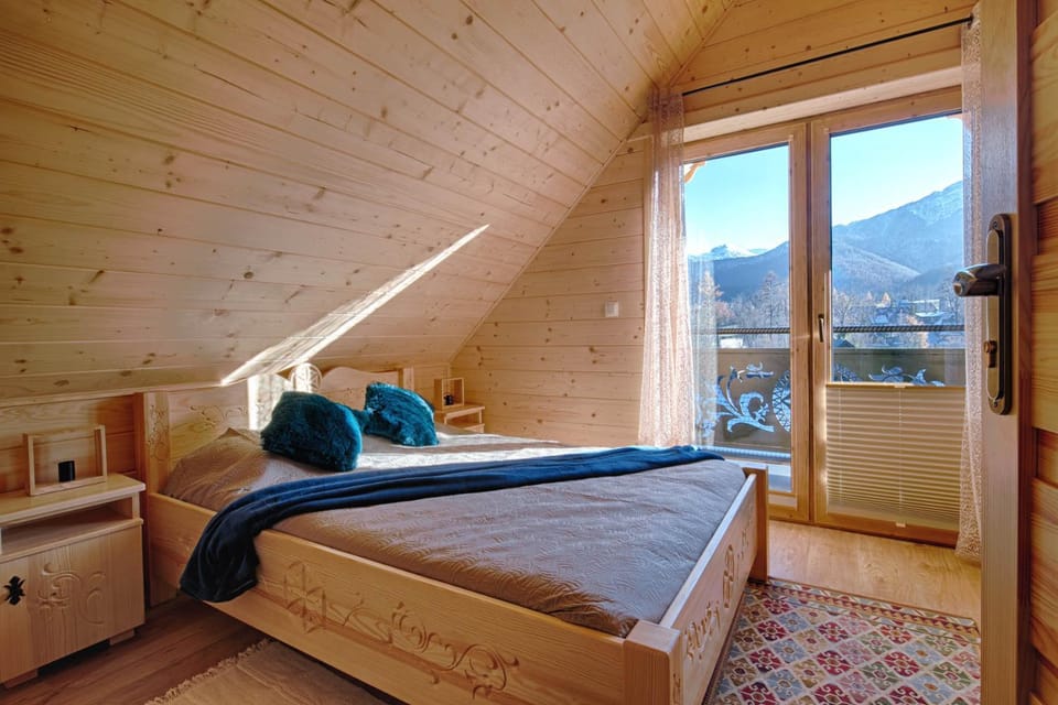 Bed, Photo of the whole room, Bedroom, Mountain view