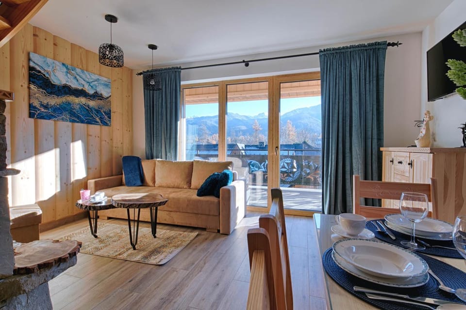 Living room, Seating area, Dining area, Mountain view