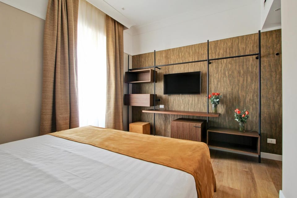Bed, TV and multimedia, Photo of the whole room, Bedroom
