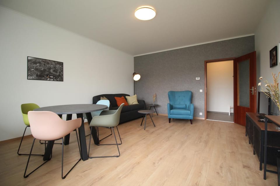 Living room, Seating area, Dining area