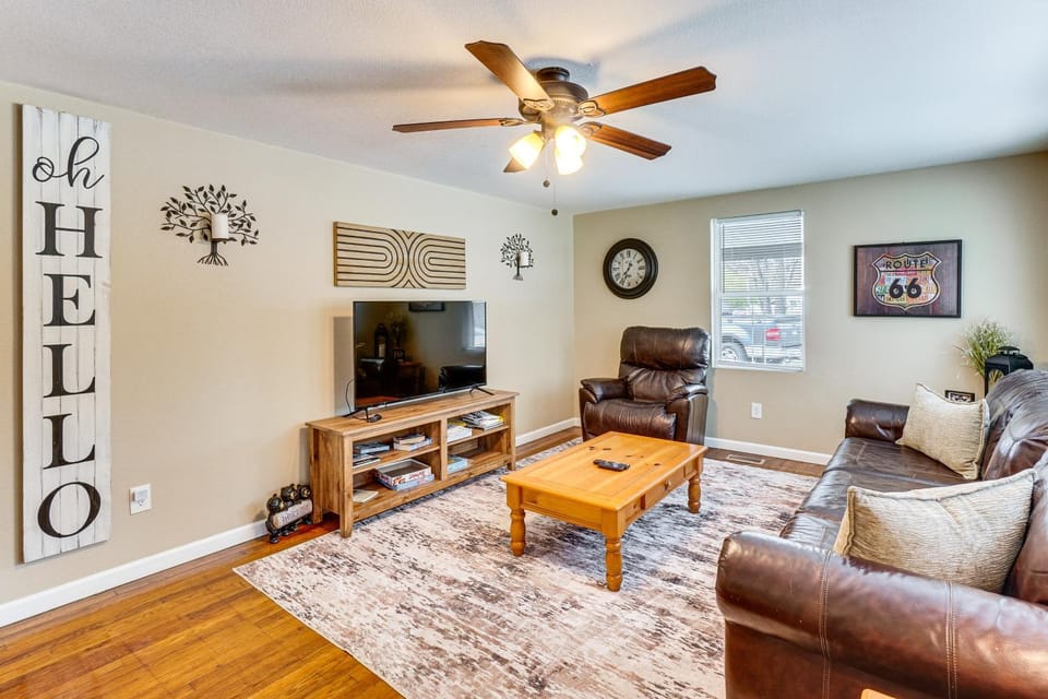 Hot Tub, Yard, 4 Mi to Dollywood! Smokies Basecamp House in Sevier County